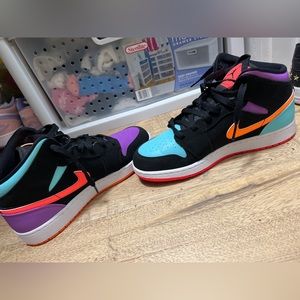 selling bc I never wear them. they’ve been worn maybe twice